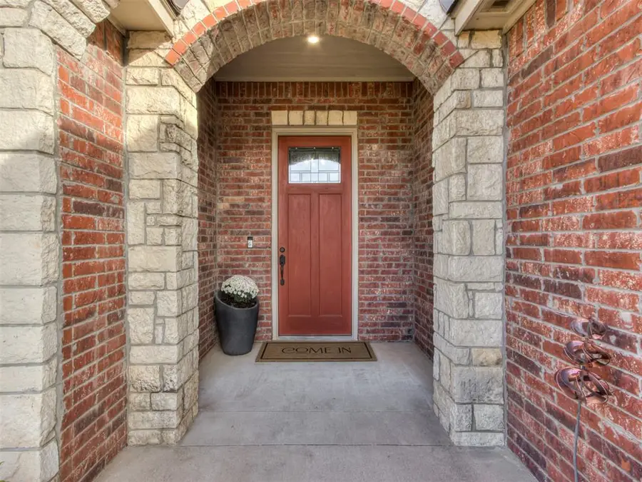 6504 Bent Wood Drive, Oklahoma City, OK 73169 - Image #2