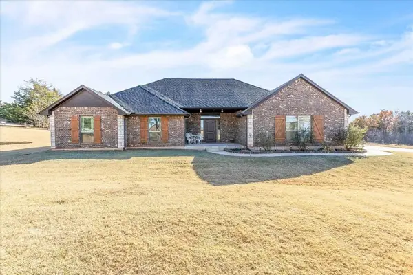 5708 Cedar Tree Circle, Guthrie, OK 73044
