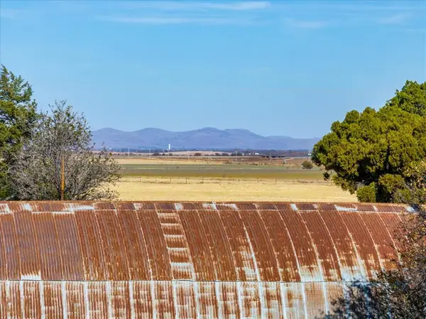 17847 SW New Hope Road, Faxon, OK 73540