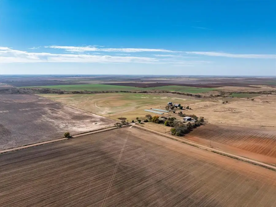 17847 SW New Hope Road, Faxon, OK 73540 - Image #3