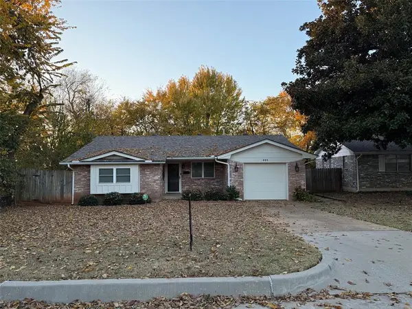 501 Meadow Lake Drive, Edmond, OK 73003