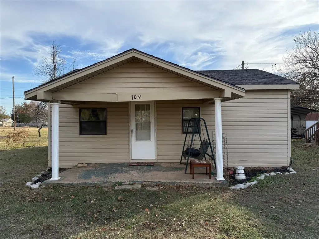 709 W Washington Street, Crescent, OK 73028 - Image #1