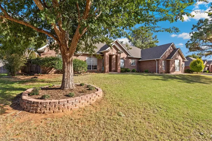 200 Ainsley Court, Edmond, OK 73034 - Image #2