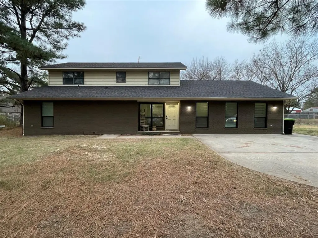 520 Adams Street, Holdenville, OK 74848 - Image #1