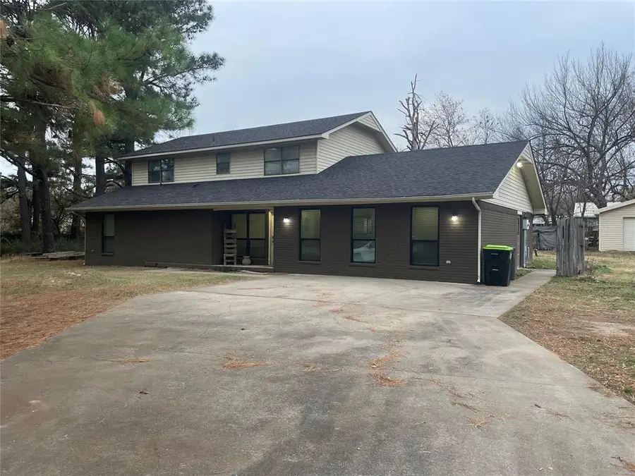 520 Adams Street, Holdenville, OK 74848 - Image #2