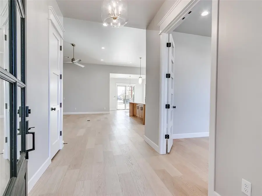 15600 Traditions Boulevard, Edmond, OK 73013 - Image #3