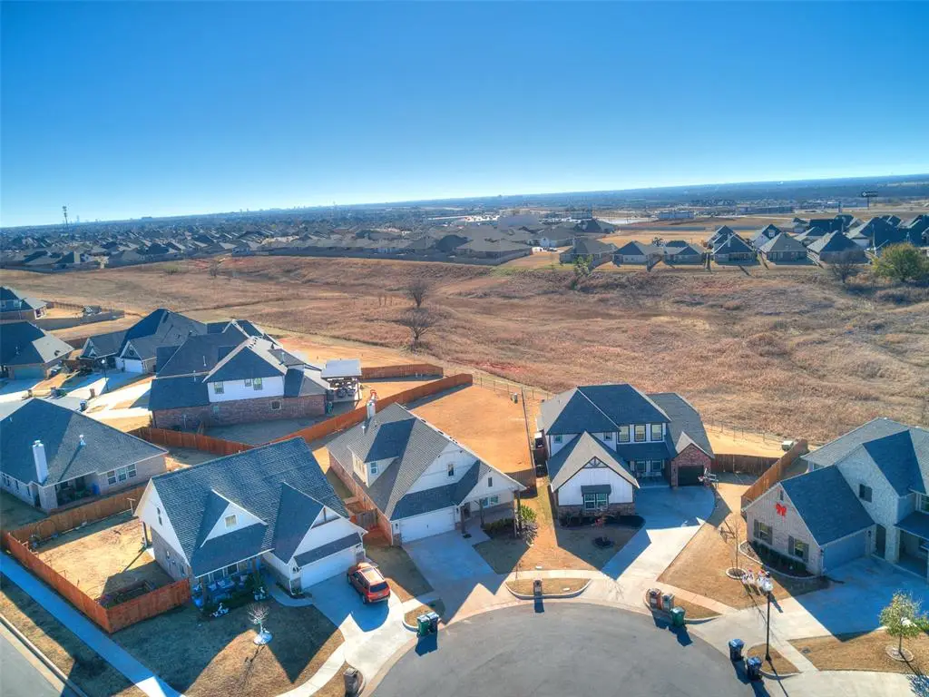 18705 Oakcrest Drive, Edmond, OK 73012 - Image #1