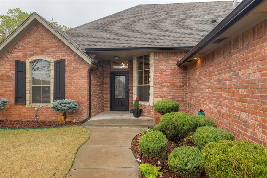 9817 SW 27th Street, Yukon, OK 73099 - Image #2
