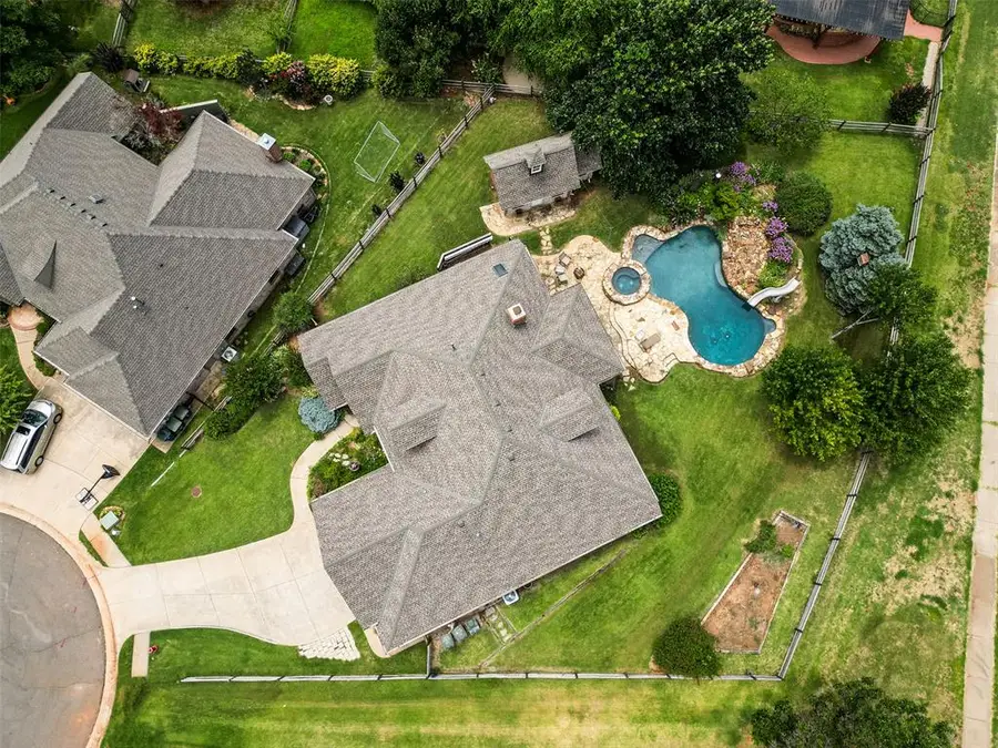 3913 Shortgrass Circle, Edmond, OK 73003 - Image #2