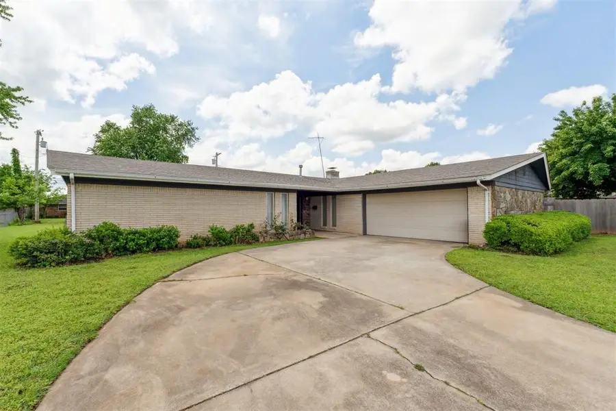 1009 Cherokee Place, Lindsay, OK 73052 - Image #2
