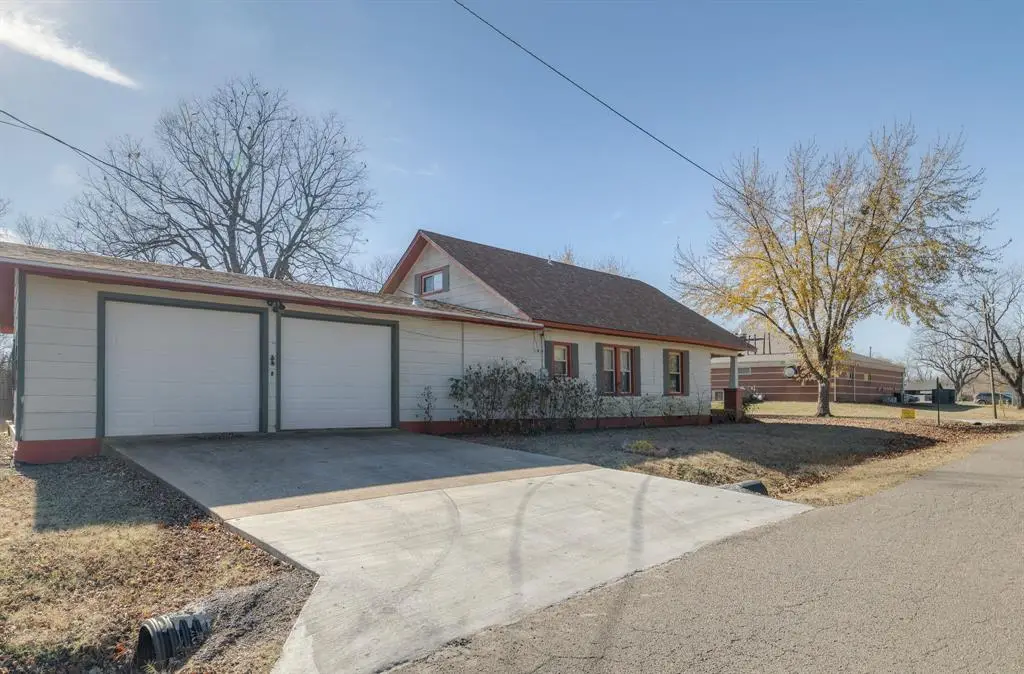 613 N Wineblood Street, Checotah, OK 74426 - Image #1