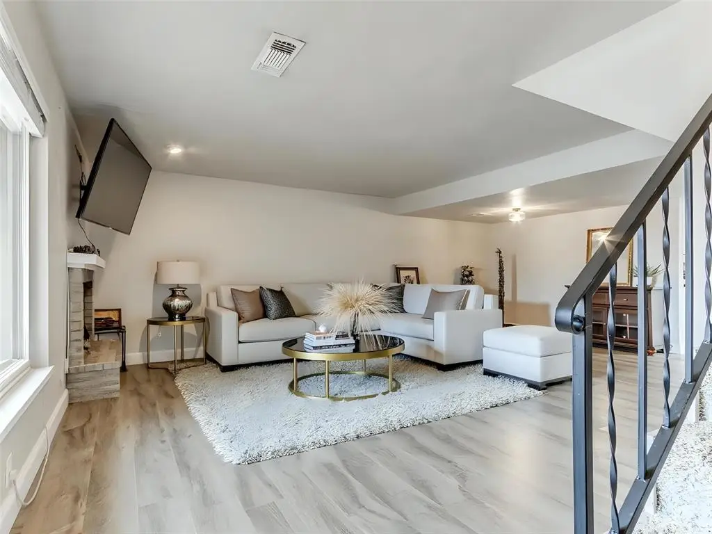 9716 NW Hefner Village Boulevard, Oklahoma City, OK 73162 - Image #1