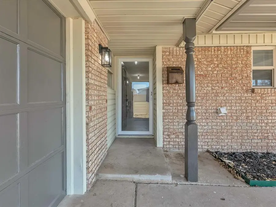 945 NW 19th Street, Moore, OK 73160 - Image #3