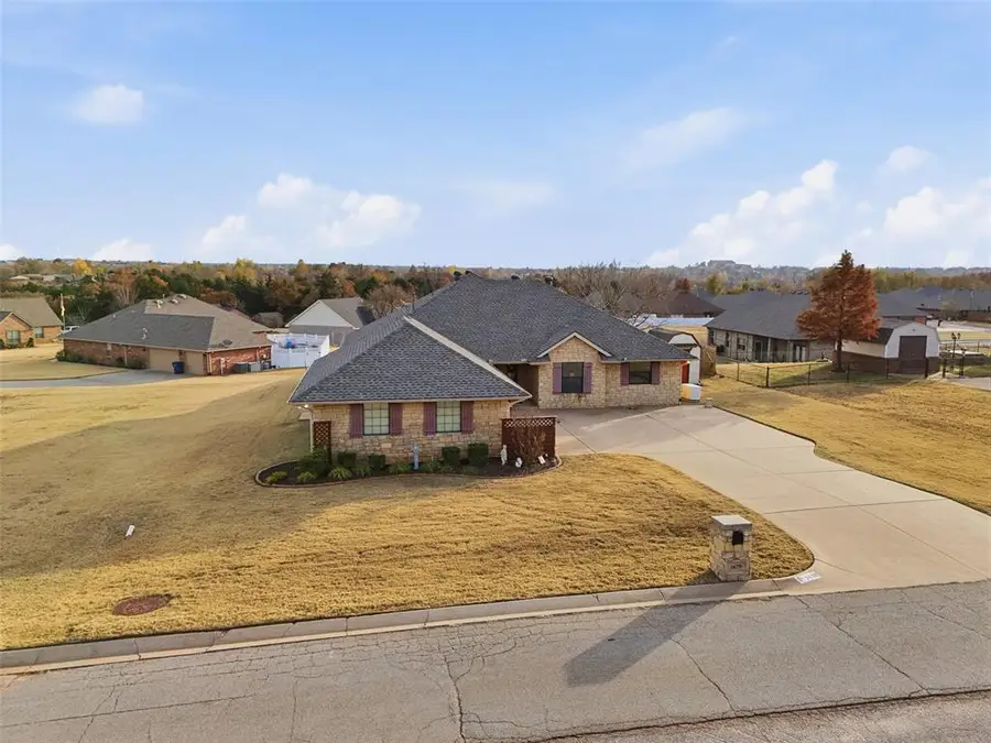 1629 Canyon Bluff Road, Guthrie, OK 73044 - Image #3