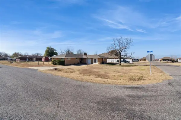 111 N Plum Avenue, Union City, OK 73090