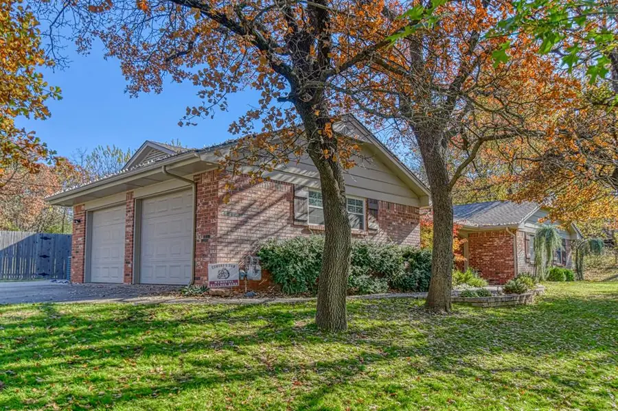 2012 Red Bud Place, Edmond, OK 73013 - Image #2