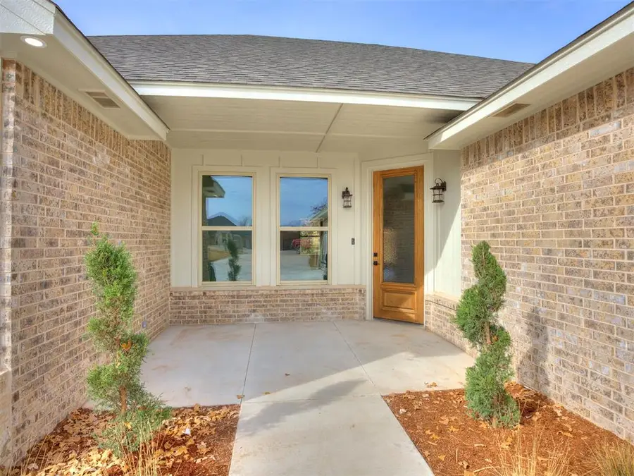 10925 Sandstone Ridge Way, Guthrie, OK 73044 - Image #3