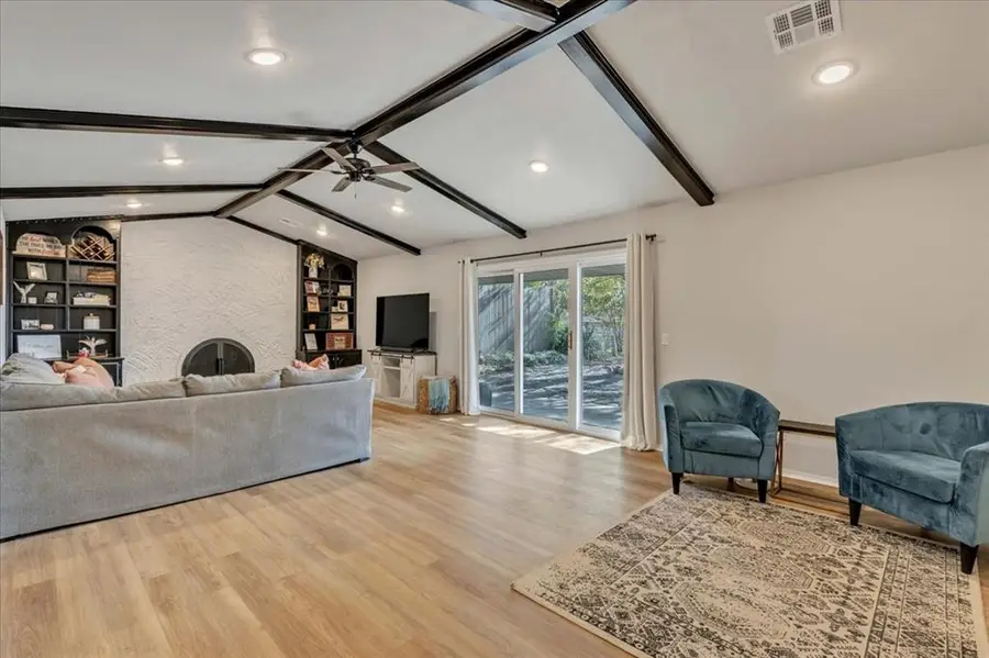 11212 Folkstone Drive, Yukon, OK 73099 - Image #2