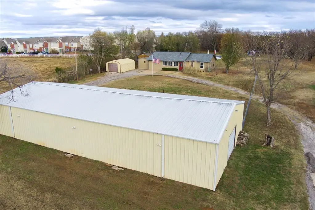 3412 S Division Street, Guthrie, OK 73044 - Image #1