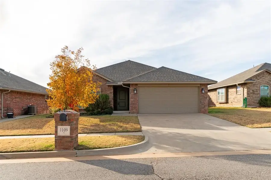 1109 Chestnut Creek Drive, Yukon, OK 73099 - Image #2