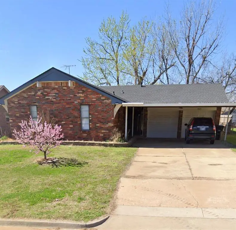 909 Highlander Drive, Moore, OK 73160 - Image #1