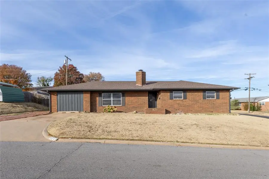 921 E Huber Avenue, Weatherford, OK 73096 - Image #2