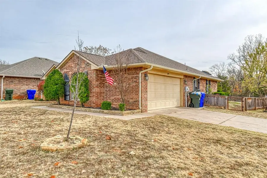 2919 City View Court, Norman, OK 73071 - Image #2