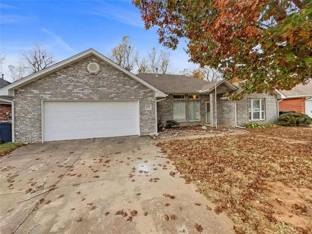11708 Hollyrock Drive, Yukon, OK 73099 - Image #1