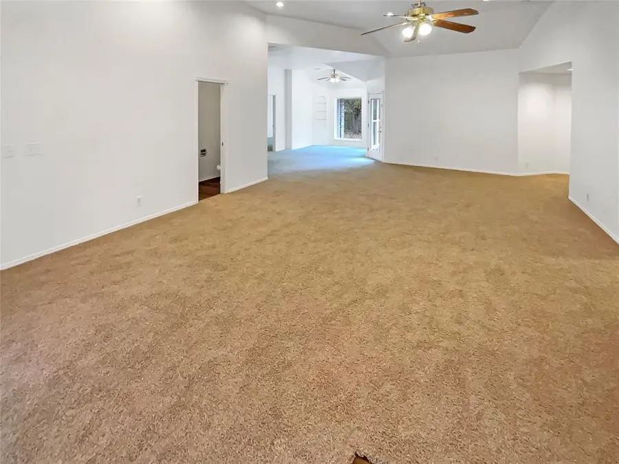 11708 Hollyrock Drive, Yukon, OK 73099 - Image #3