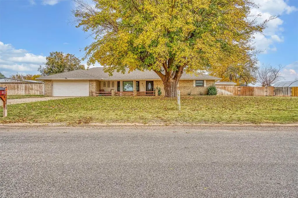 20428 E County Rd, Altus, OK 73521 - Image #1