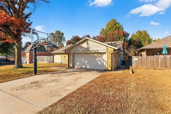 11705 NW 117th Street, Yukon, OK 73099