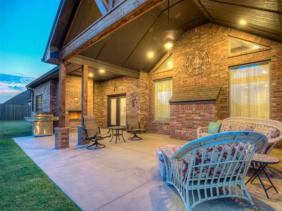 4426 Violet Street, Tuttle, OK 73089 - Image #2