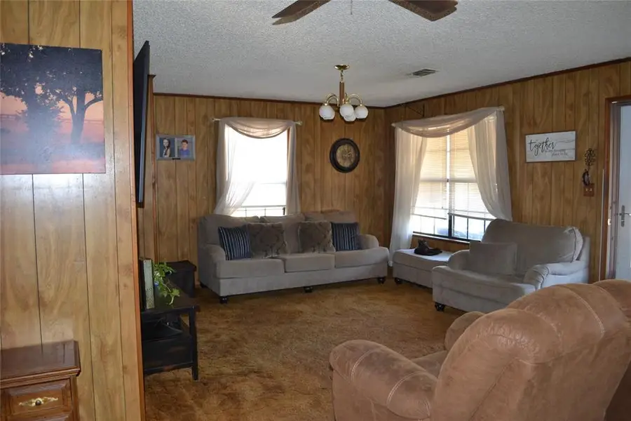 386 Barnett Lane, Calera, OK 74730 - Image #2