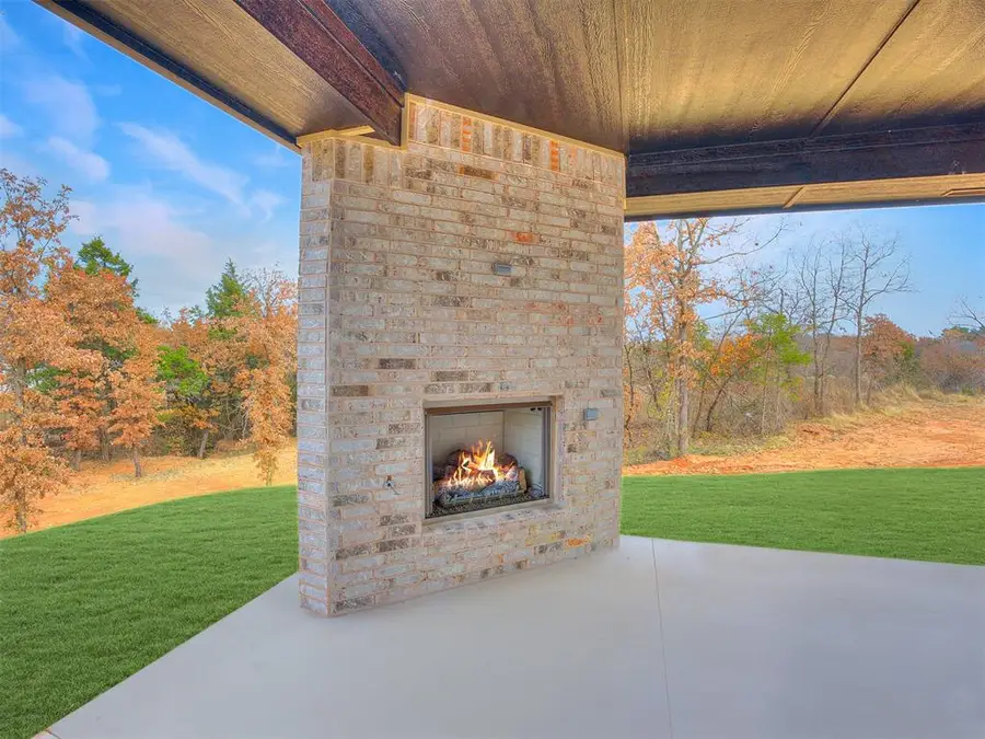 10901 Sandstone Ridge Way, Guthrie, OK 73044 - Image #3