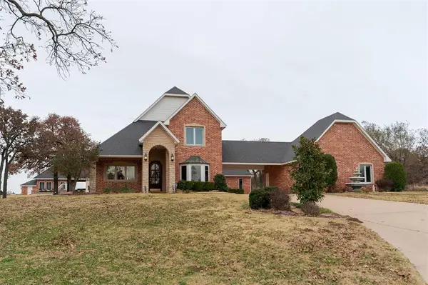 512 E Prairie Grove Road, Guthrie, OK 73044