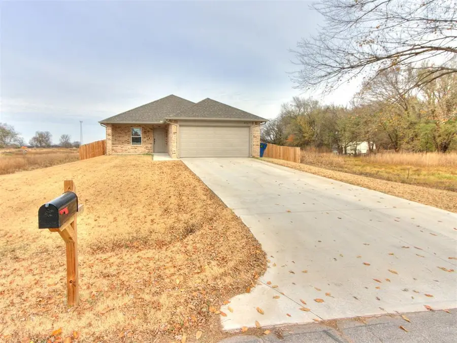 219 E Center Street, Lexington, OK 73051 - Image #2