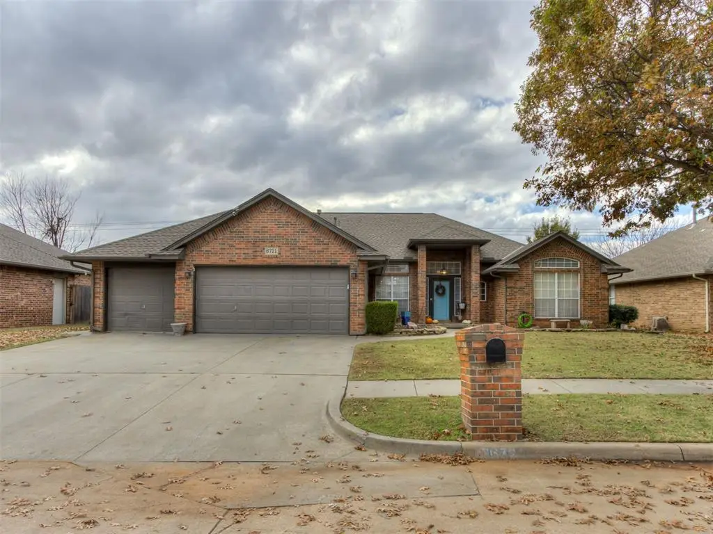 6721 Green Meadow Lane, Oklahoma City, OK 73132 - Image #1