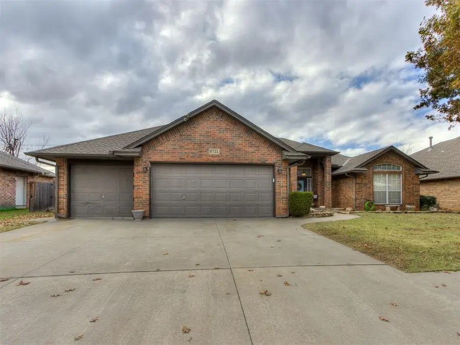 6721 Green Meadow Lane, Oklahoma City, OK 73132 - Image #2
