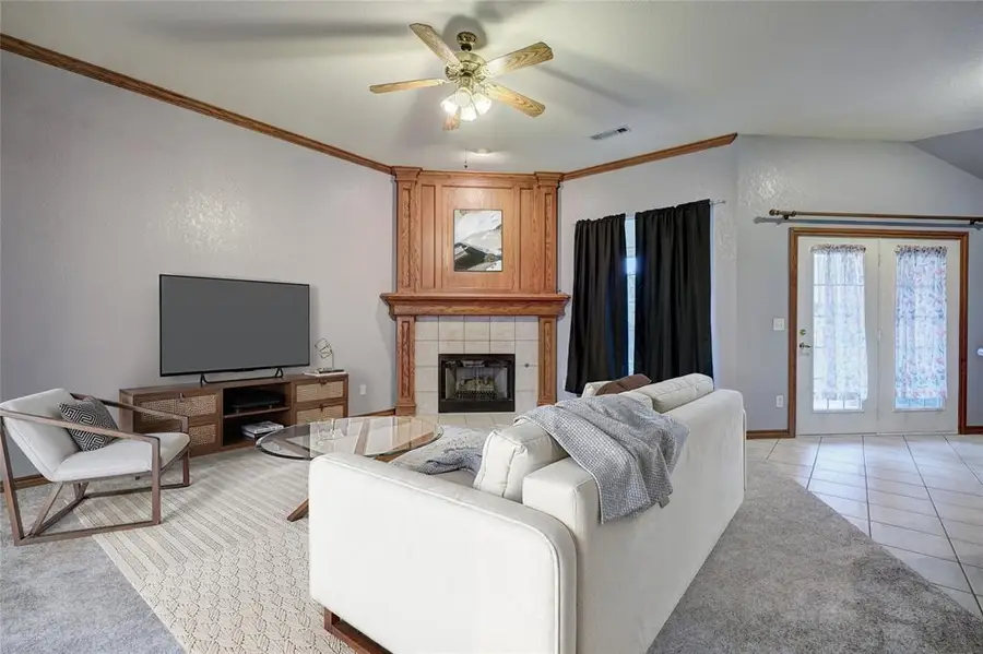 304 N Geronimo Way, Mustang, OK 73064 - Image #3