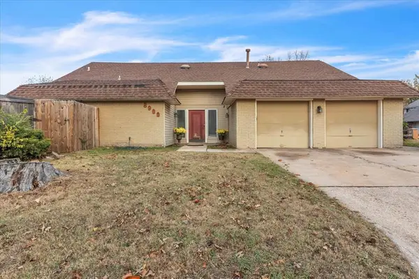 8900 Lansbrook Lane, Oklahoma City, OK 73132