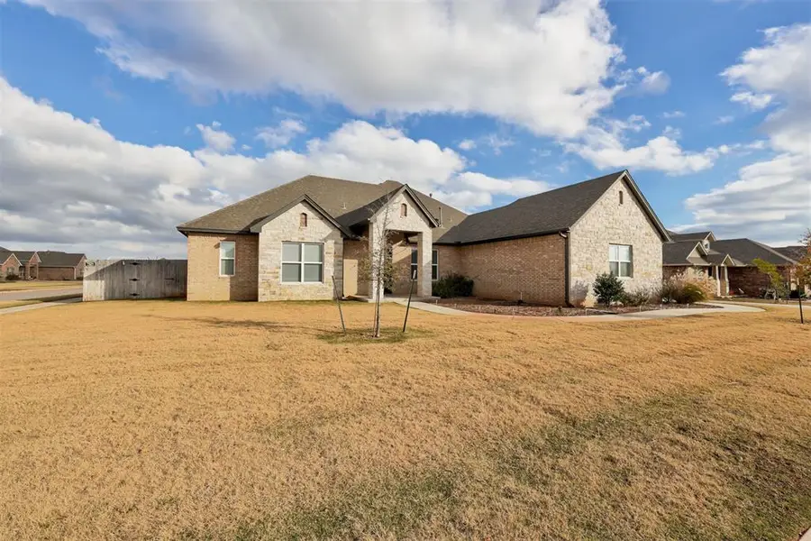 2700 Samuel Circle, Yukon, OK 73099 - Image #3