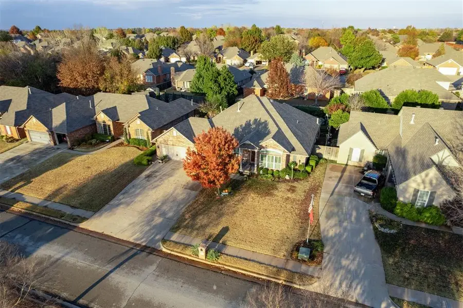 2817 Natchez Trail, Edmond, OK 73012 - Image #2