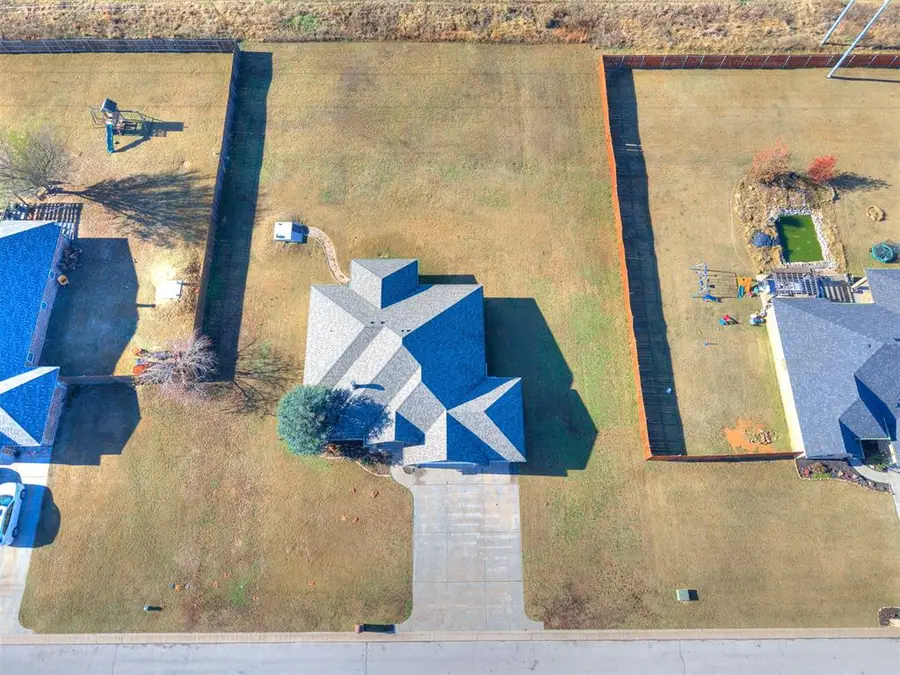 291 Hillside Drive, Harrah, OK 73045 - Image #2