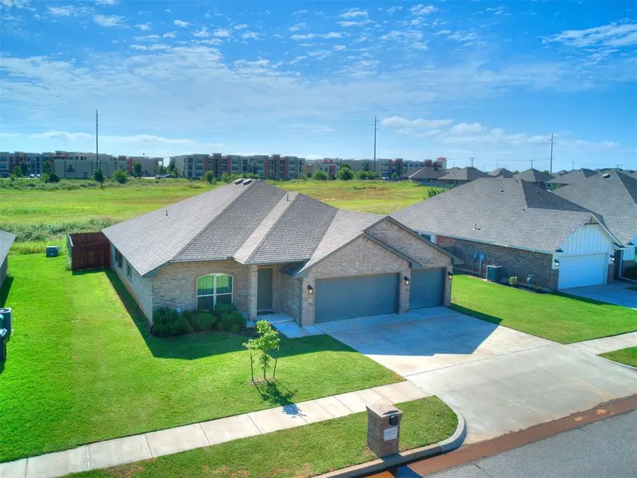 15612 Vermillion Drive, Edmond, OK 73013 - Image #2