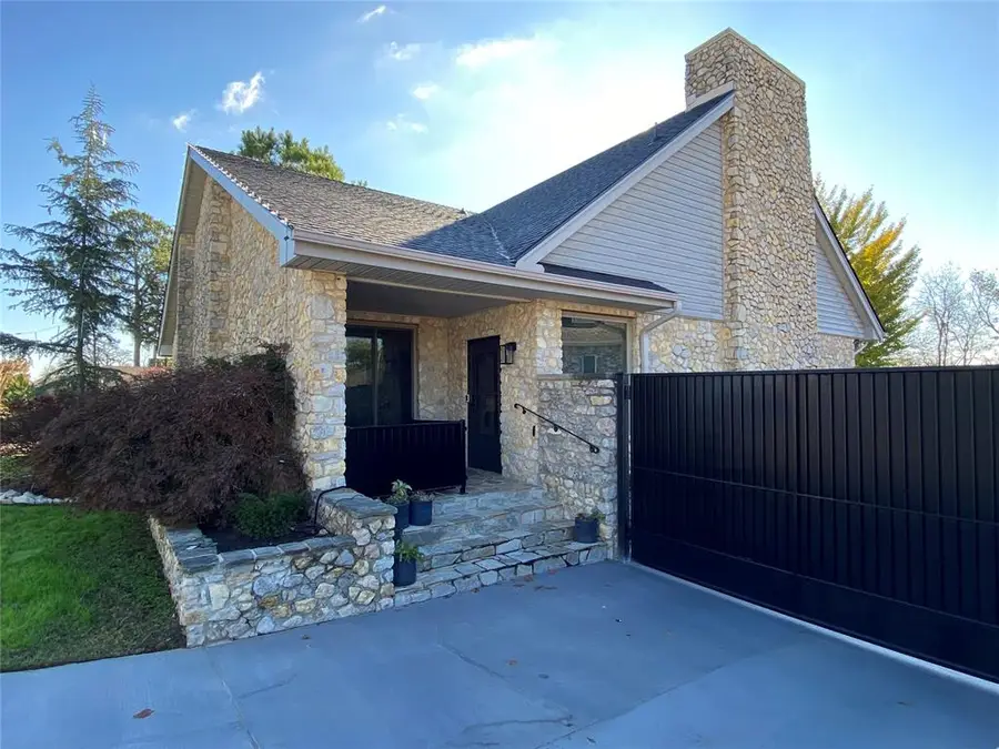 10 Rustic Hills Street, Norman, OK 73072 - Image #2