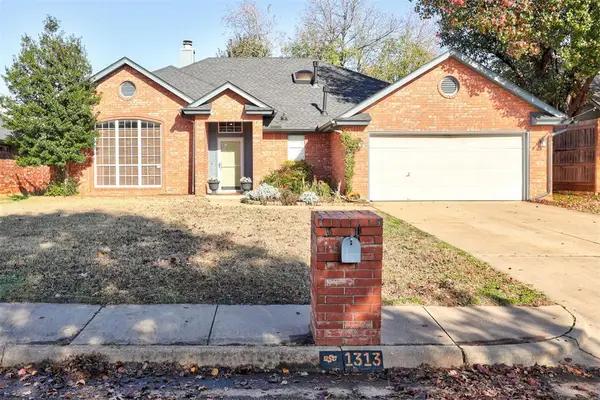 1313 Salem Avenue, Edmond, OK 73003