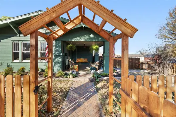 624 E Mansur Avenue, Guthrie, OK 73044