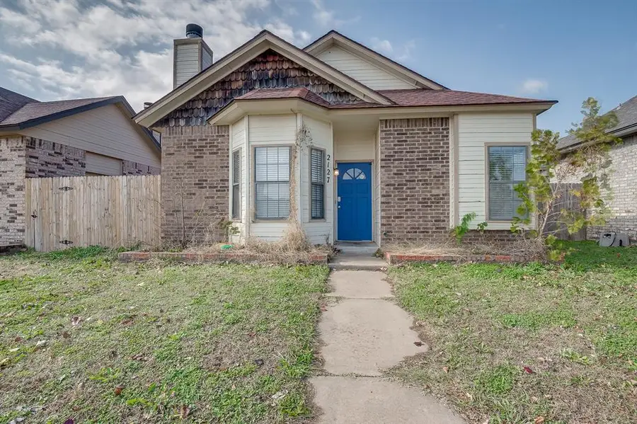 2127 Lonnie Lane, Moore, OK 73170 - Image #2