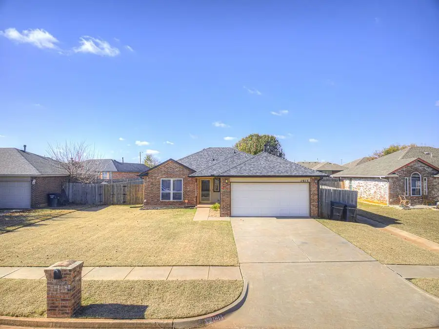 1913 New Haven Court, Moore, OK 73160 - Image #2