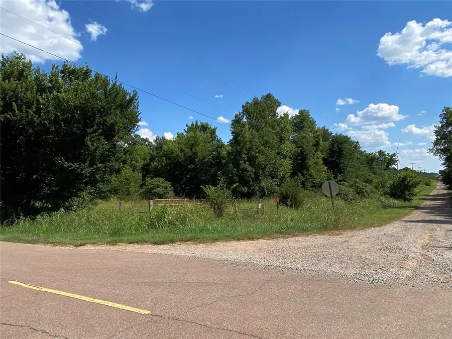 Address Withheld By Seller, Crescent, OK 73028 - Image #2